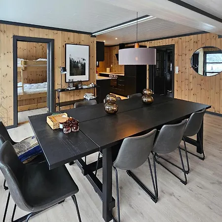 3 Bedroom Awesome In Appartement