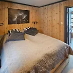 3 Bedroom Awesome In Рьюкан