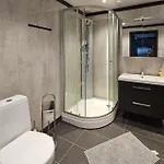 Апартаменты 3 Bedroom Awesome In