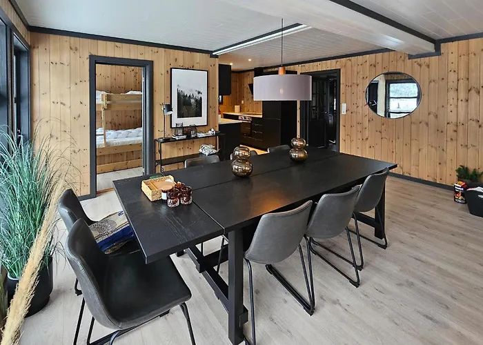 3 Bedroom Awesome In 아파트